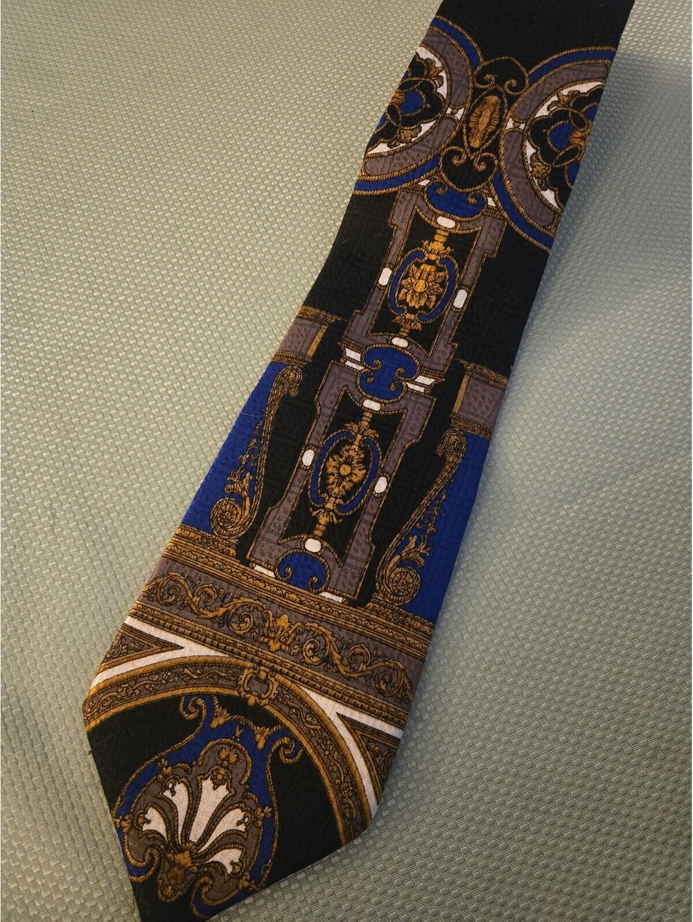 Metropolitan Museum of Art Vintage Silk Tie Baroque Motif - Picture 4 of 6